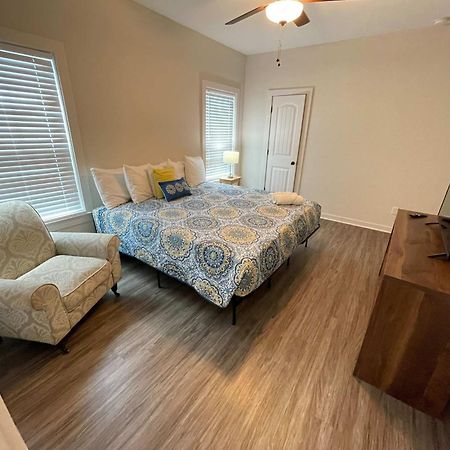 Beach Flow Bungalow-Mins To Downtown-Dining-Base بينساكولا المظهر الخارجي الصورة