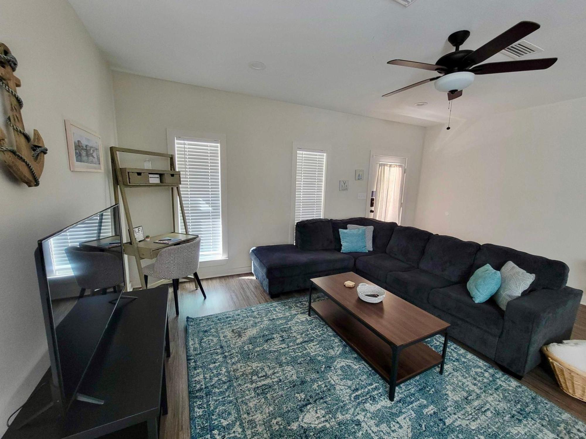 Beach Flow Bungalow-Mins To Downtown-Dining-Base بينساكولا المظهر الخارجي الصورة