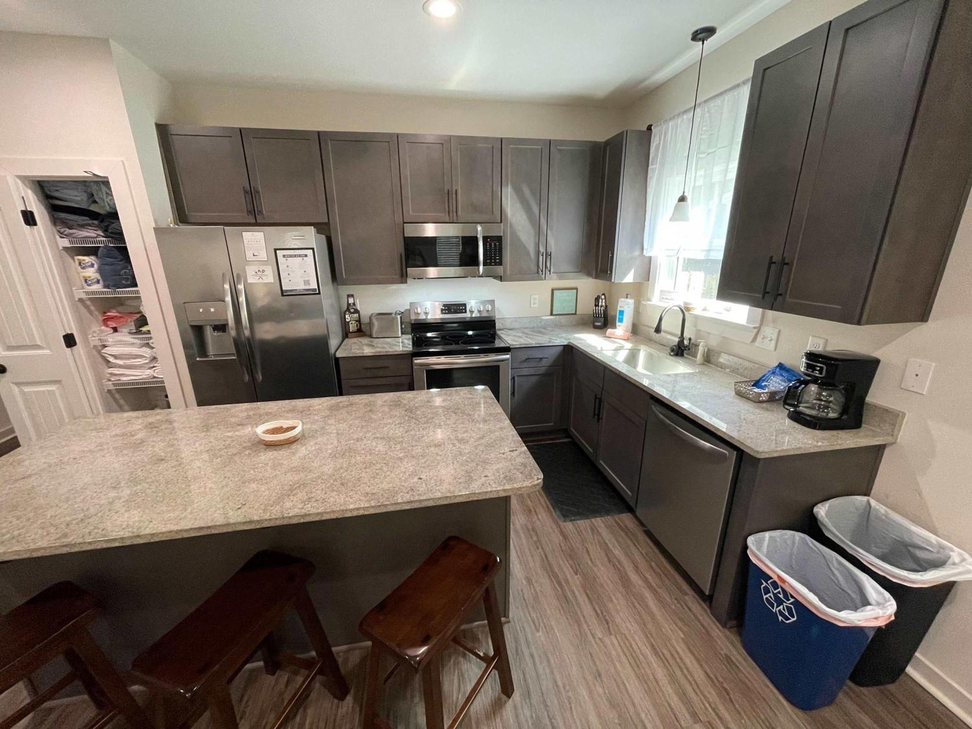 Beach Flow Bungalow-Mins To Downtown-Dining-Base بينساكولا المظهر الخارجي الصورة